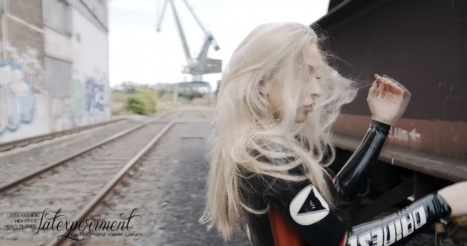 Emilia Blaine - LateXperiment